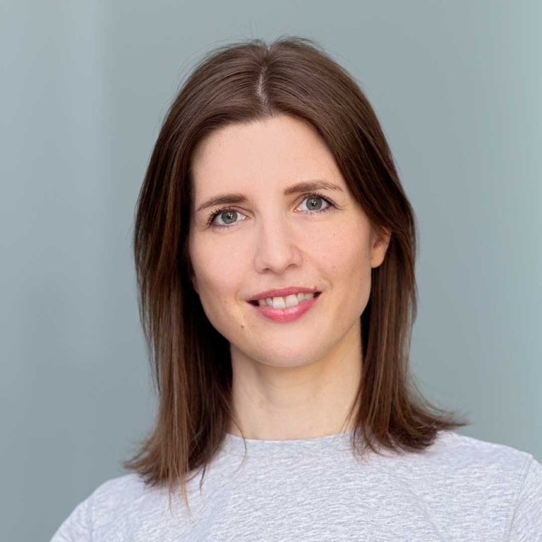 Porträtfoto von Anna-Lena Becker